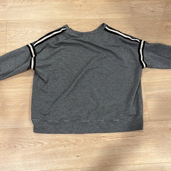 Sundry Grey Sweatshirt - Like New! - Picture 7 of 9